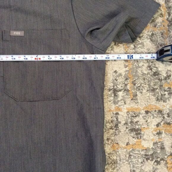 FIGS TECHNICAL COLLECTION 2POCKET SCRUB TOP! EUC! - Picture 6 of 9